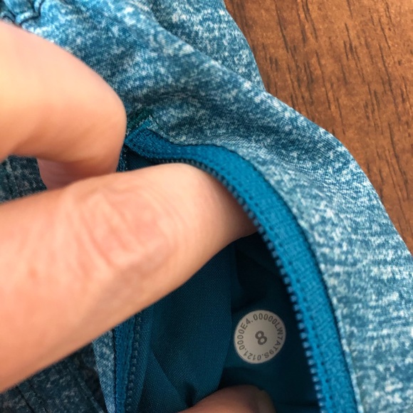 Lululemon size 8 tracker shorts - Picture 3 of 3